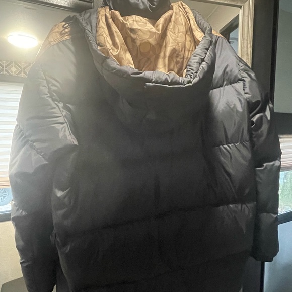 Coach Short Signature Puffer. - Picture 5 of 5